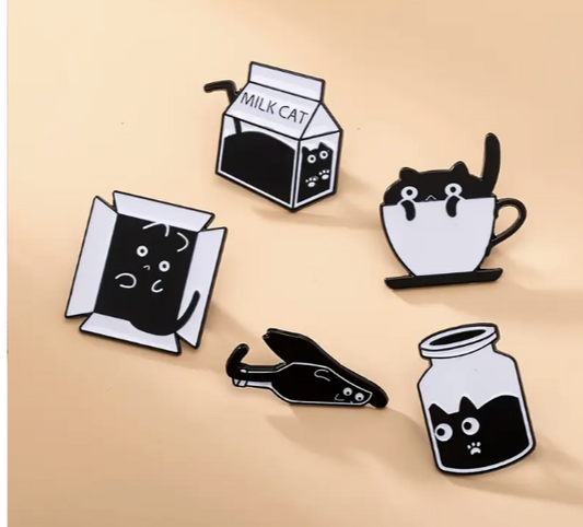 Pins gatos negros